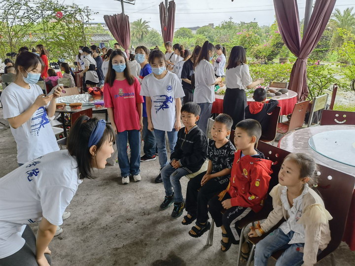 XShs_1655800516412084298.jpg 2教学前的交流.jpg