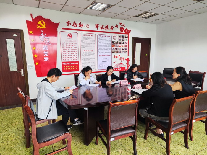 gUij_1699844087484009918.jpg 区教委来访照片.jpg