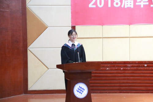 学生代表讲话.jpg